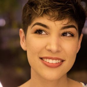 Meet your Posher, Larissa